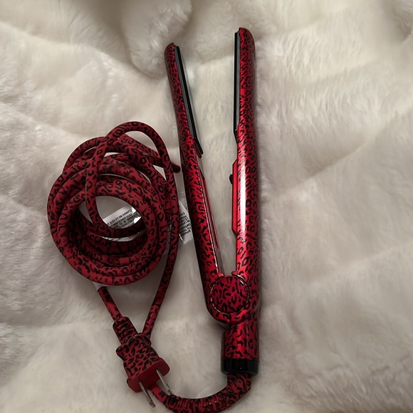 BABYLISS PRO 1 INCH STRAIGHT IRON. USED ONCE GREAT CONDITION ♥️♥️ - Picture 4 of 8